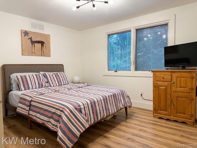 1476 Chanticlair Circle, Wixom, MI 48393