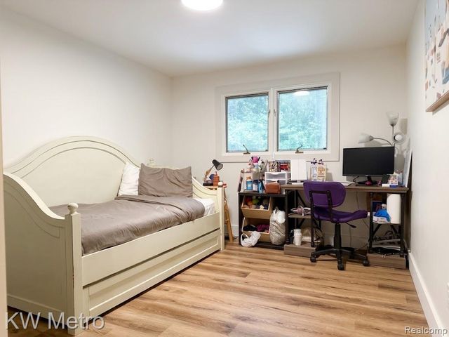 1476 Chanticlair Circle, Wixom, MI 48393