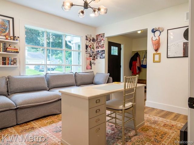 1476 Chanticlair Circle, Wixom, MI 48393
