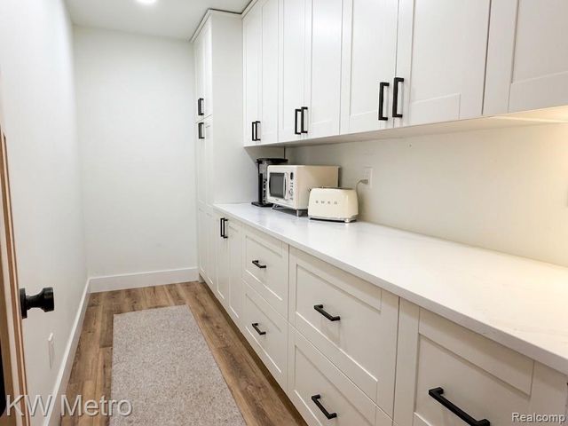 1476 Chanticlair Circle, Wixom, MI 48393