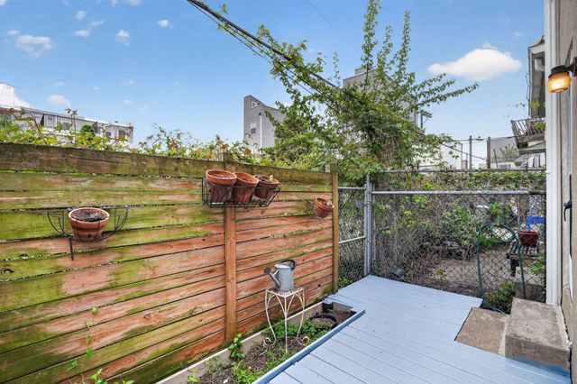 2534 E DAUPHIN ST, Philadelphia, PA 19125