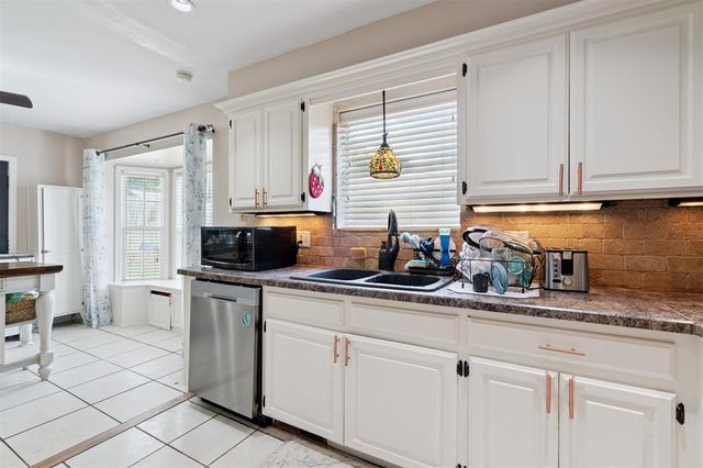 8008 NW 27th Street, Bethany, OK 73008