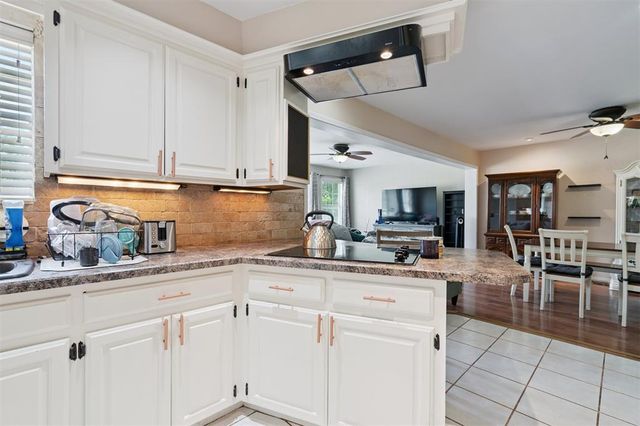 8008 NW 27th Street, Bethany, OK 73008