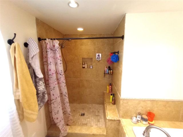 8008 NW 27th Street, Bethany, OK 73008