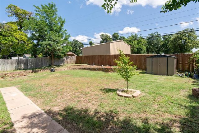 8008 NW 27th Street, Bethany, OK 73008
