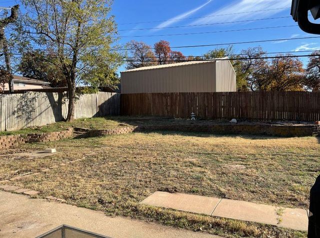 8008 NW 27th Street, Bethany, OK 73008