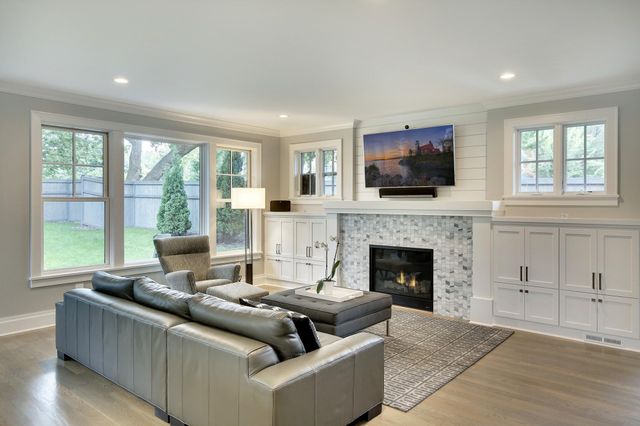 20565 Linden Road, Deephaven, MN 55331