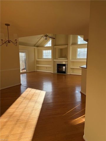 906 Holbrook DR, Newport News, VA 23602