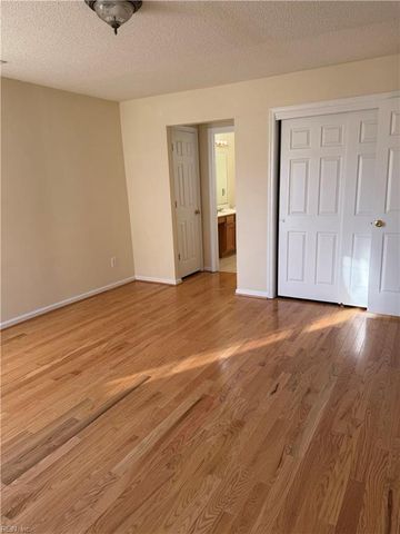 906 Holbrook DR, Newport News, VA 23602