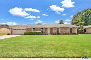 2205 Auburn Drive SW, Decatur, AL 35640
