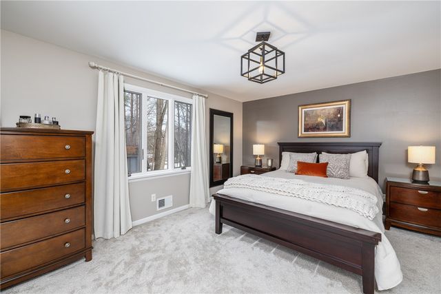 109 Tanglewood Court, Webster, NY 14580