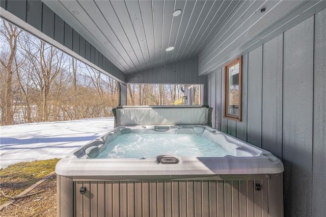 109 Tanglewood Court, Webster, NY 14580