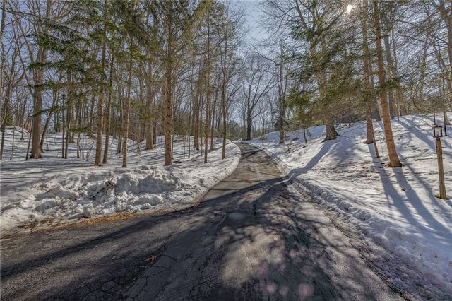 109 Tanglewood Court, Webster, NY 14580