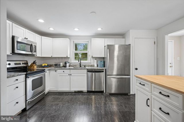 323 S 5TH ST, North Wales, PA 19454