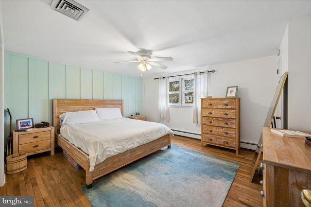 323 S 5TH ST, North Wales, PA 19454