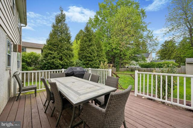 323 S 5TH ST, North Wales, PA 19454