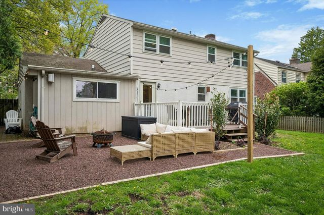323 S 5TH ST, North Wales, PA 19454
