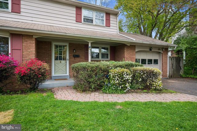 323 S 5TH ST, North Wales, PA 19454