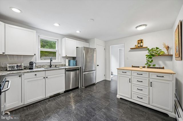 323 S 5TH ST, North Wales, PA 19454