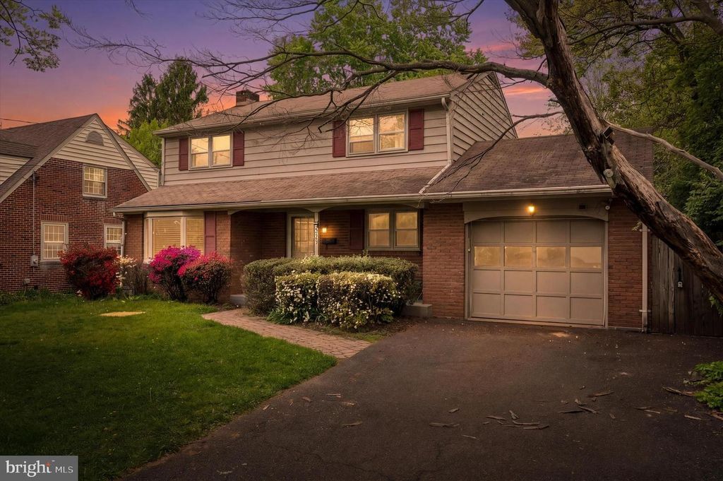 323 S 5TH ST, North Wales, PA 19454