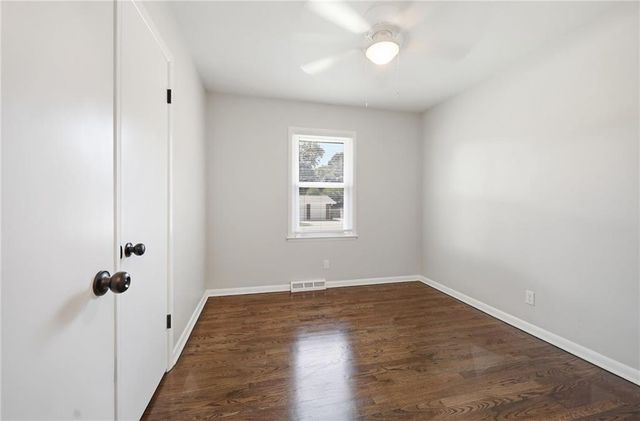 6807 N Brookside Road, Pleasant Valley, MO 64068