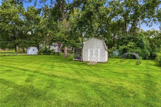 6807 N Brookside Road, Pleasant Valley, MO 64068