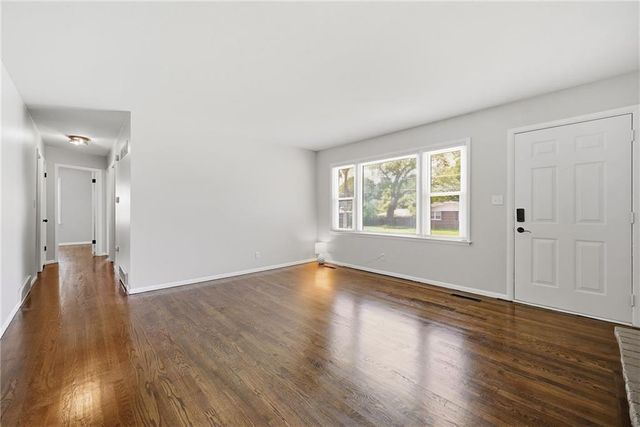 6807 N Brookside Road, Pleasant Valley, MO 64068