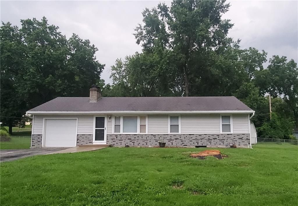 6807 N Brookside Road, Pleasant Valley, MO 64068
