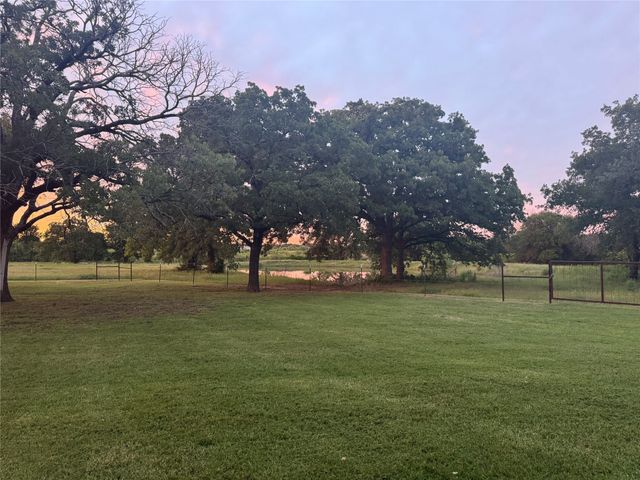 1668 Poe Prairie Road, Millsap, TX 76066