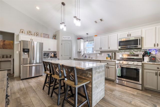 1668 Poe Prairie Road, Millsap, TX 76066
