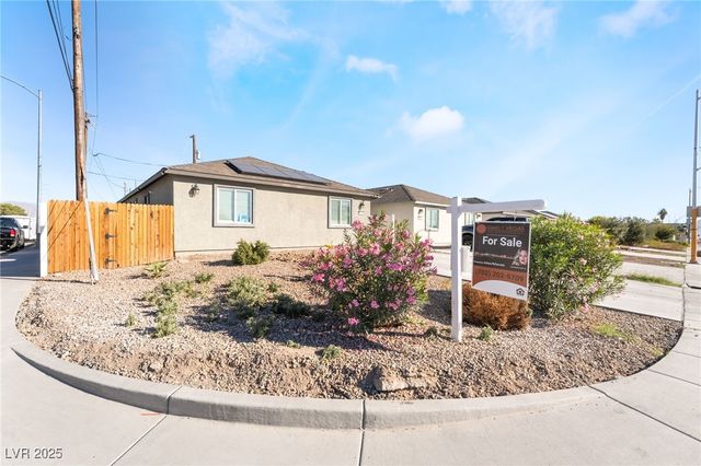 878 West Lake Mead Boulevard, Las Vegas, NV 89106