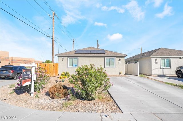 878 West Lake Mead Boulevard, Las Vegas, NV 89106