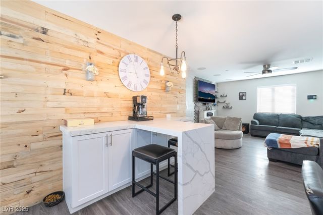 878 West Lake Mead Boulevard, Las Vegas, NV 89106