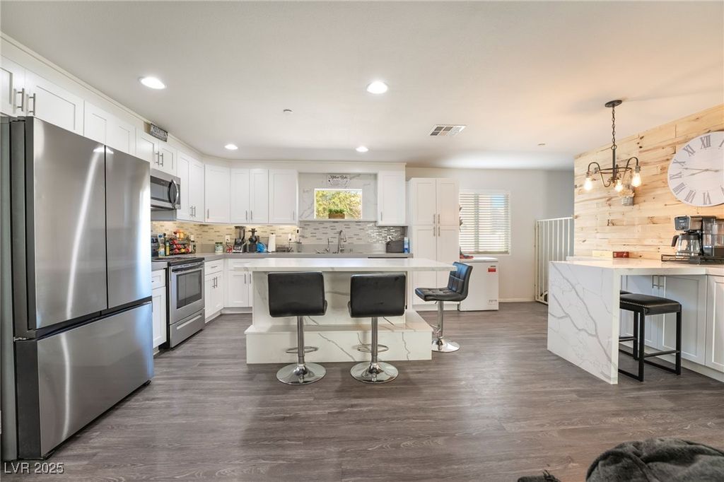 878 West Lake Mead Boulevard, Las Vegas, NV 89106