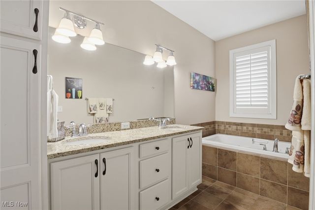 168 Vine Street 69, Westlake, OH 44145