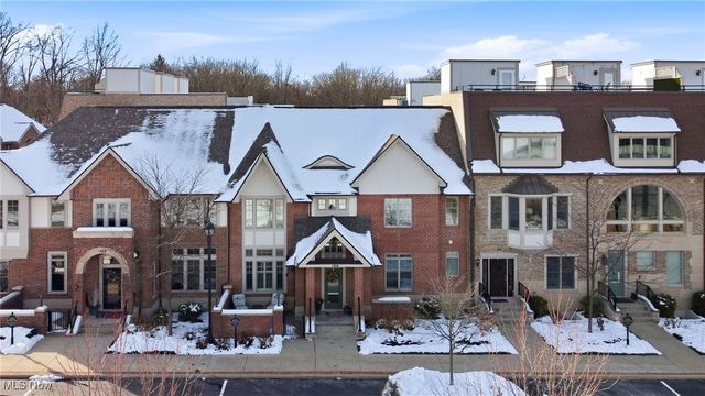 168 Vine Street 69, Westlake, OH 44145