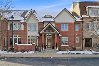 168 Vine Street 69, Westlake, OH 44145