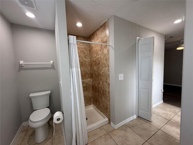 2907 W CHESTNUT STREET, Tampa, FL 33607