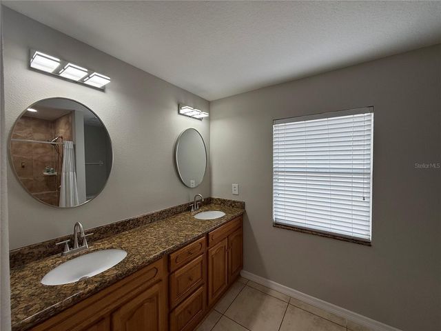 2907 W CHESTNUT STREET, Tampa, FL 33607