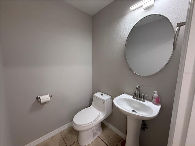 2907 W CHESTNUT STREET, Tampa, FL 33607