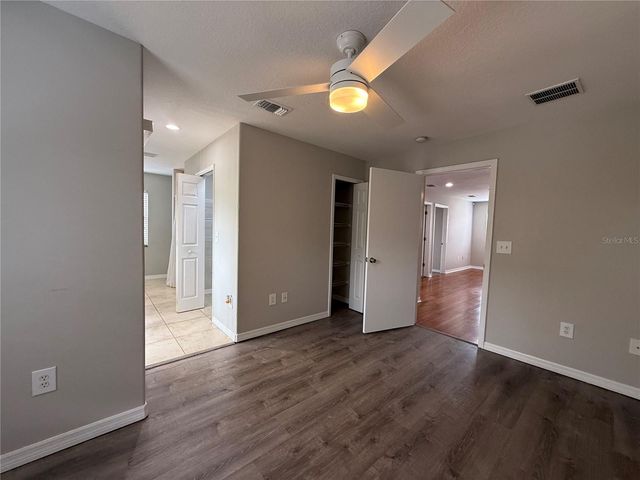 2907 W CHESTNUT STREET, Tampa, FL 33607