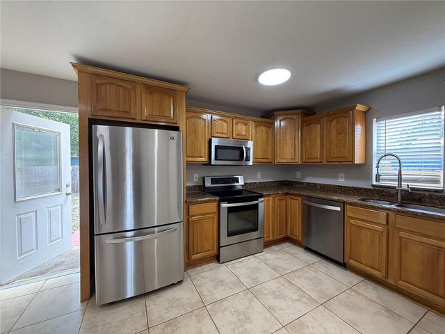 2907 W CHESTNUT STREET, Tampa, FL 33607