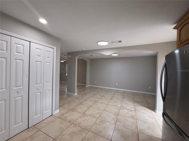2907 W CHESTNUT STREET, Tampa, FL 33607