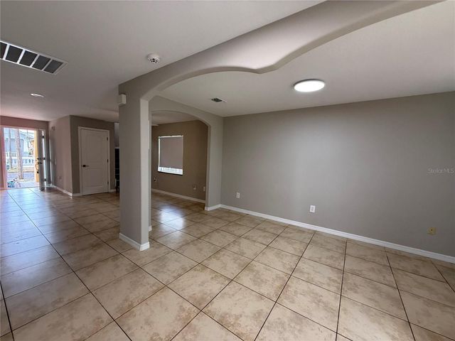 2907 W CHESTNUT STREET, Tampa, FL 33607