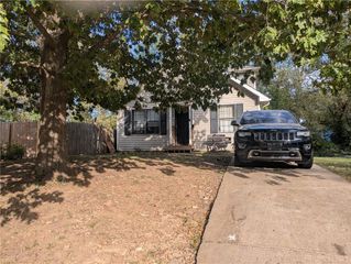 6933 Walrond Avenue, Kansas City, MO 64132