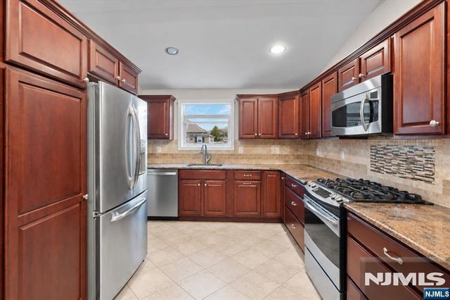 245 Kingsland Avenue, Lyndhurst, NJ 07071