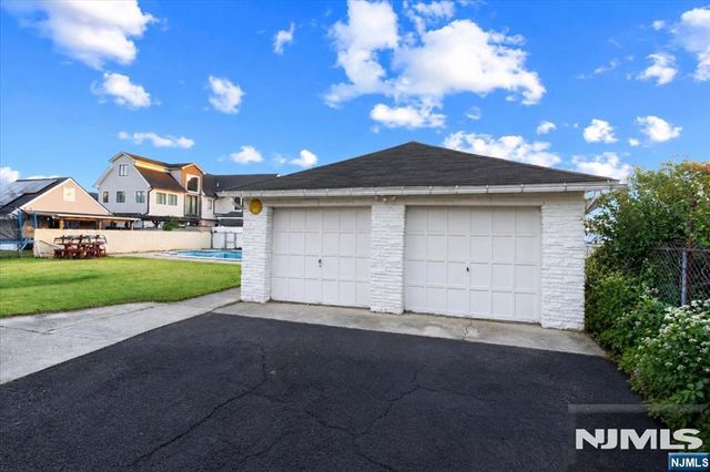 245 Kingsland Avenue, Lyndhurst, NJ 07071