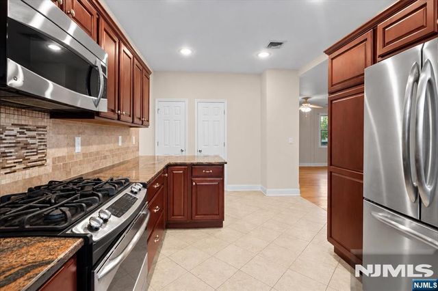 245 Kingsland Avenue, Lyndhurst, NJ 07071