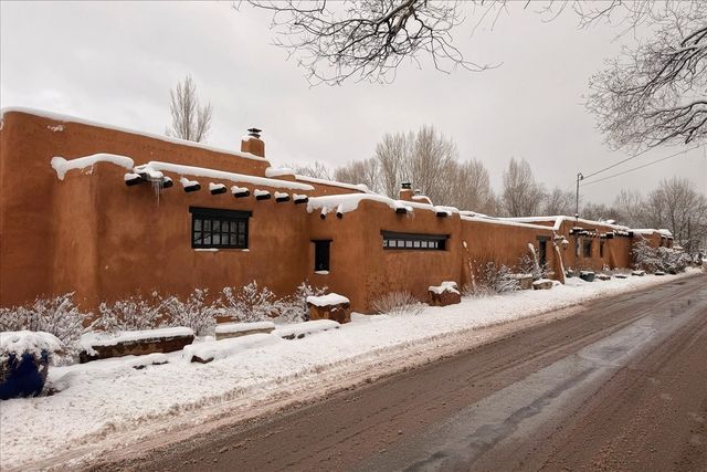 1433 Upper Canyon Road, Santa Fe, NM 87501