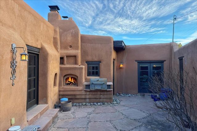 1433 Upper Canyon Road, Santa Fe, NM 87501